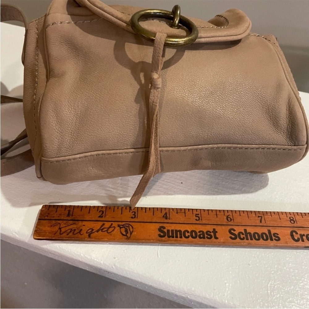 Lucky Brand Leather Crossbody Bag Taupe O Ring Tassel Boho Flap - Picture 11 of 13